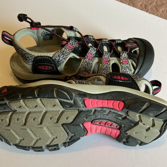Keen waterproof hiking river sandals shoes pink gray black - Picture 5 of 6